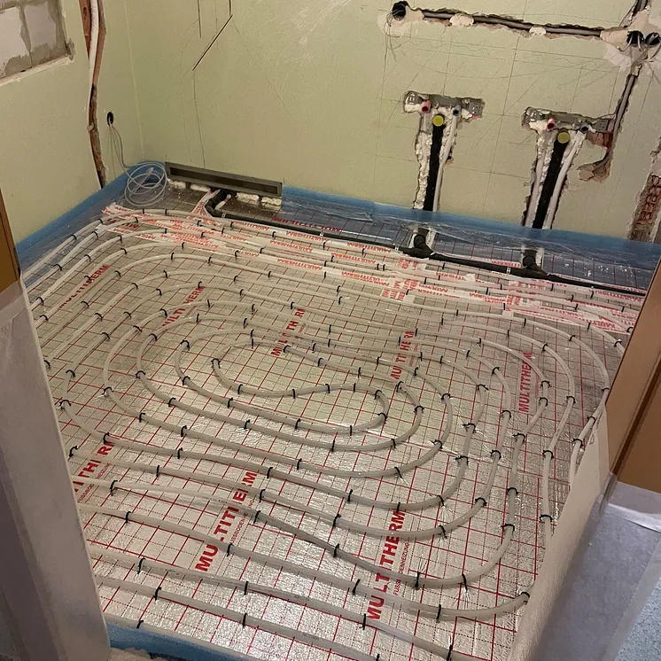 Sanierung Bad mit Fußbodenheizung